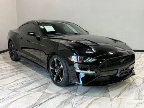 Used 2019 Ford Mustang Coupe image 4