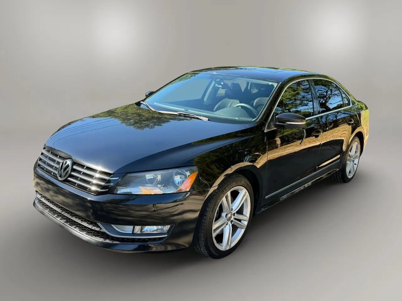 Used 2013 Volkswagen Passat TDI SEL Premium FWD image 7