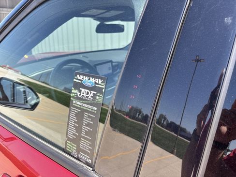 Used 2020 Ford Explorer XLT w/ Equipment Group 202A image 11