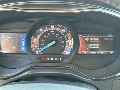Used 2019 Ford Fusion Energi Titanium image 22