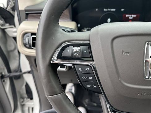 Certified 2022 Lincoln Nautilus Reserve image 29