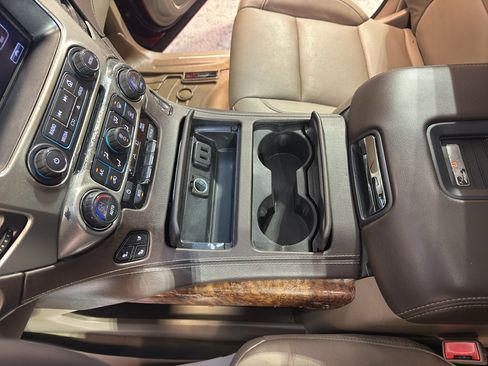 Used 2017 Chevrolet Tahoe Premier AWD/4WD image 21