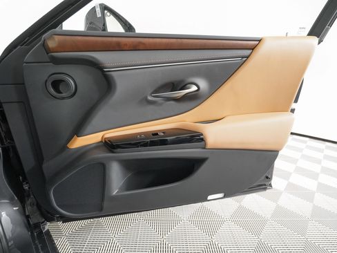 New 2025 Lexus ES 350 w/ Premium Package image 19