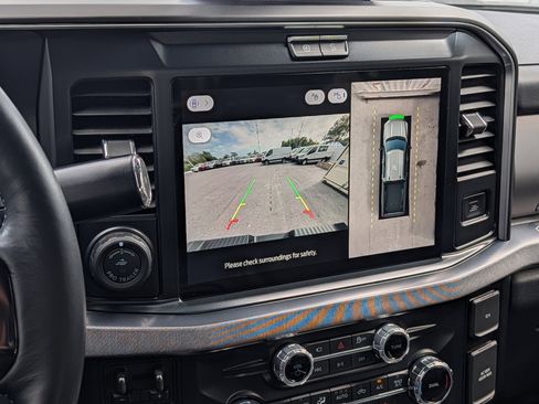 Used 2025 Ford F450 Platinum w/ FX4 Off-Road Package image 32