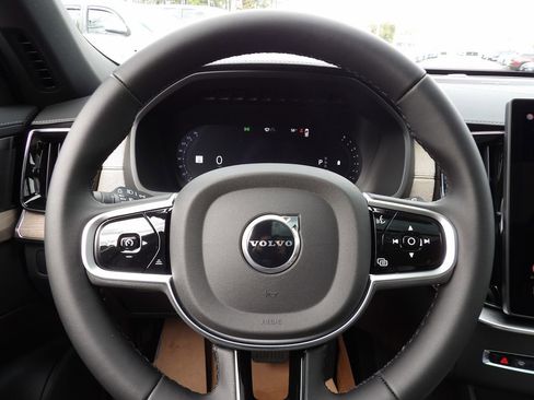 New 2026 Volvo XC90 B6 Plus w/ Protection Package Premier image 17