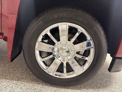 Used 2017 Chevrolet Silverado 1500 High Country image 17