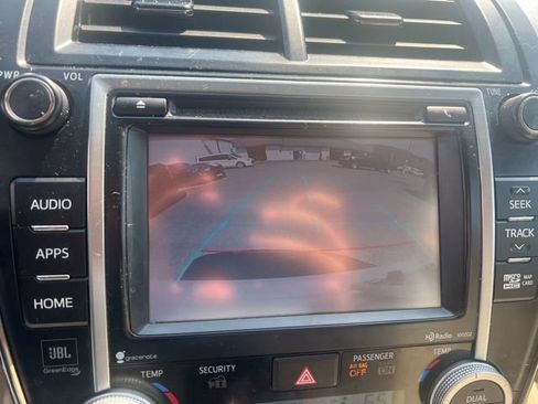 Used 2014 Toyota Camry XLE image 18