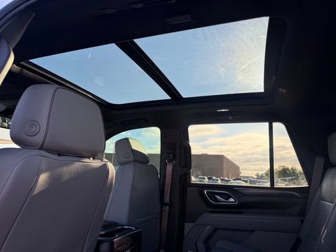 Used 2023 GMC Yukon SLT w/ SLT Luxury Package AWD/4WD image 24
