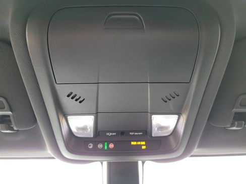 Used 2019 Chevrolet Equinox LT image 30