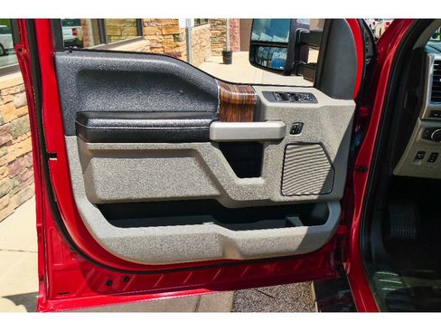 Used 2020 Ford F150 Lariat w/ Equipment Group 502A Luxury image 9