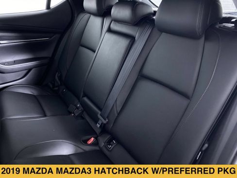 Used 2019 MAZDA MAZDA3 Hatchback w/ Preferred Package FWD image 13