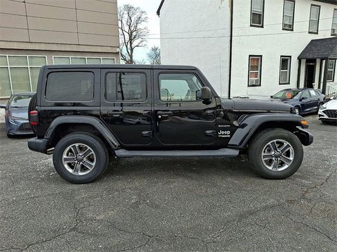 Used 2018 Jeep Wrangler Unlimited Sahara w/ Cold Weather Group image 7