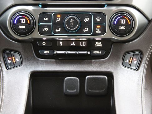 Used 2016 Chevrolet Suburban LT image 30