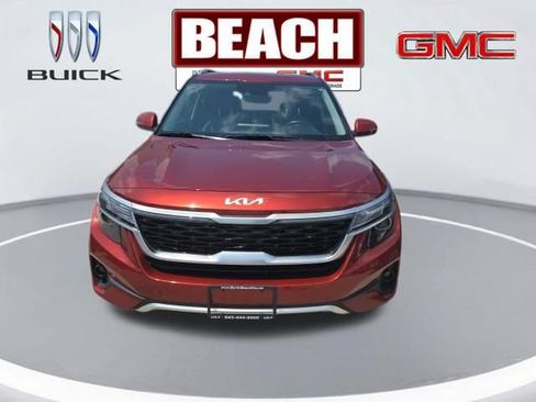 Used 2023 Kia Seltos S w/ Navigation Package FWD image 5