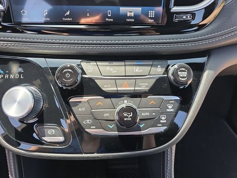 New 2027 Chrysler Pacifica Limited FWD image 23