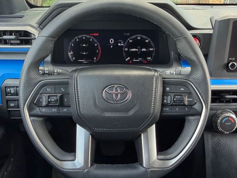 Used 2025 Toyota Tacoma TRD Off-Road AWD/4WD image 25