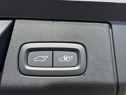 New 2026 Volvo XC60 B5 Plus w/ Protection Package image 10