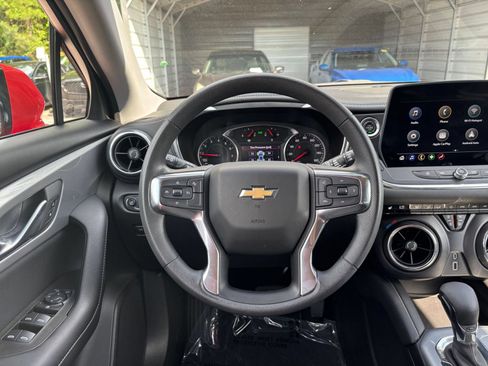 Used 2025 Chevrolet Blazer LT FWD image 33