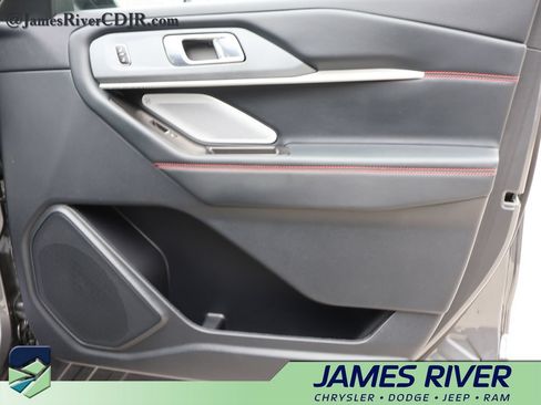 Used 2026 Ford Explorer ST w/ Sun And Sound Package AWD/4WD image 8