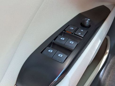 Used 2019 Toyota Camry LE FWD image 20