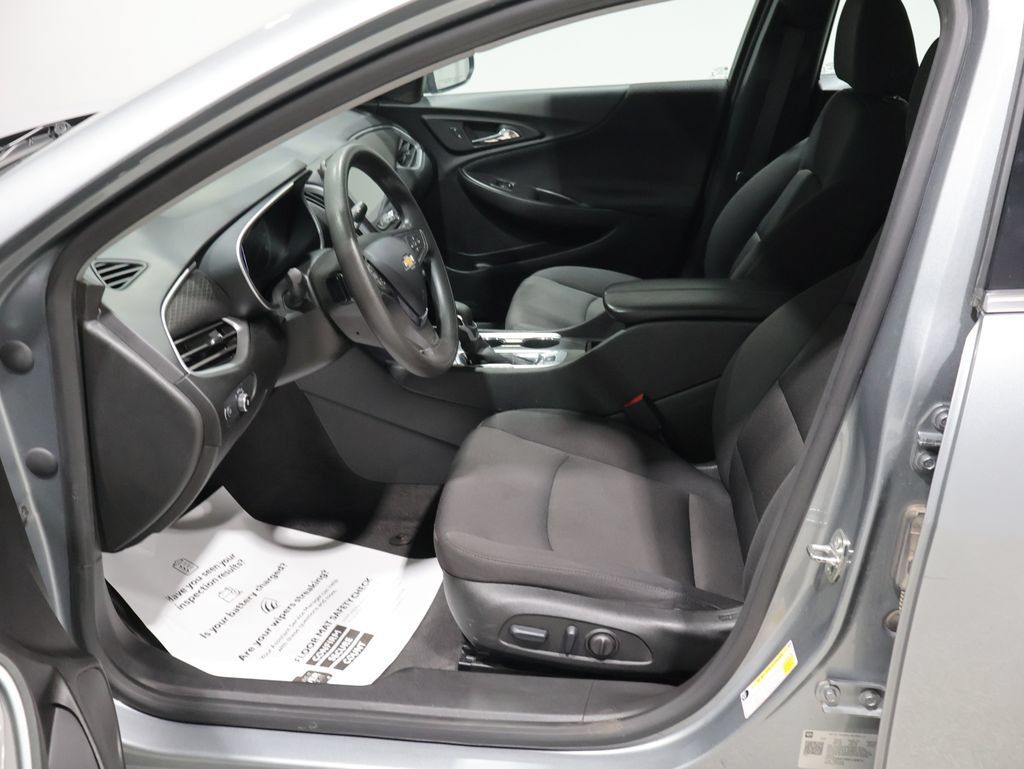 Used 2024 Chevrolet Malibu LT FWD image 9