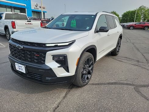 Used 2024 Chevrolet Traverse RS w/ LPO, Floor Liner Package image 1