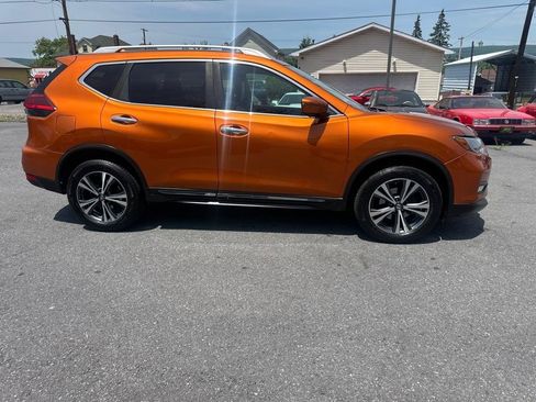 Used 2017 Nissan Rogue SL AWD/4WD image 3