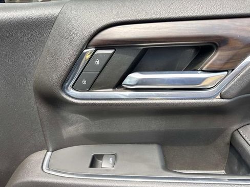 Used 2023 GMC Sierra 1500 SLT AWD/4WD image 18