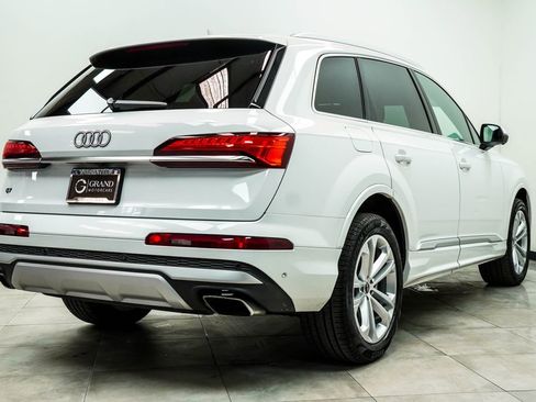 Used 2025 Audi Q7 3.0T Premium Plus AWD/4WD image 12