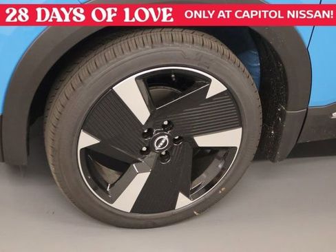 New 2025 Nissan Kicks SR w/ SR Premium Package image 6