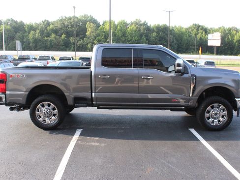 Used 2023 Ford F250 Lariat w/ Lariat Ultimate Package AWD/4WD image 5