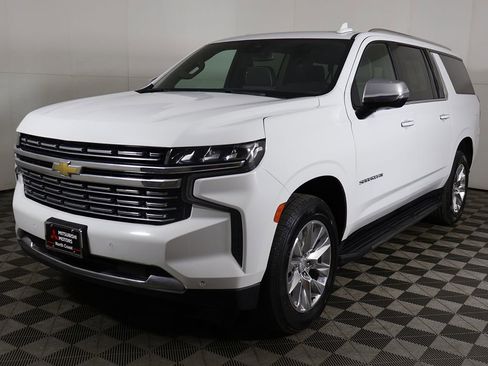 Used 2023 Chevrolet Suburban Premier AWD/4WD image 11