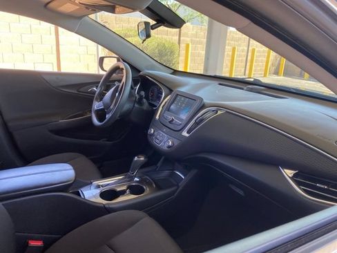 Used 2018 Chevrolet Malibu LT w/ LPO, Convenience Package 2 FWD image 5