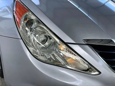 Used 2011 Hyundai Sonata SE FWD image 25