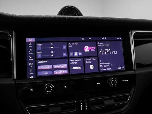 Certified 2024 Porsche Macan AWD/4WD image 33