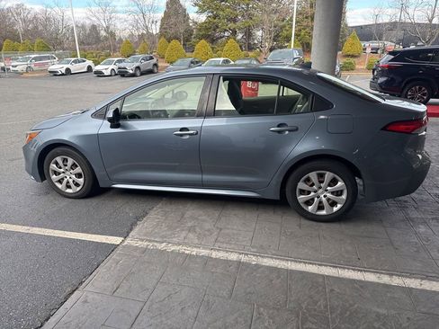 Used 2020 Toyota Corolla LE image 5
