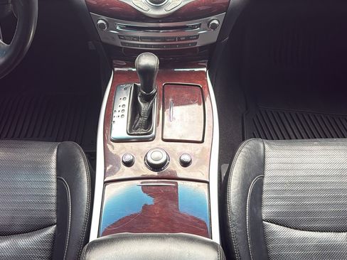 Used 2019 INFINITI Q70 Luxe w/ Sport Package image 24