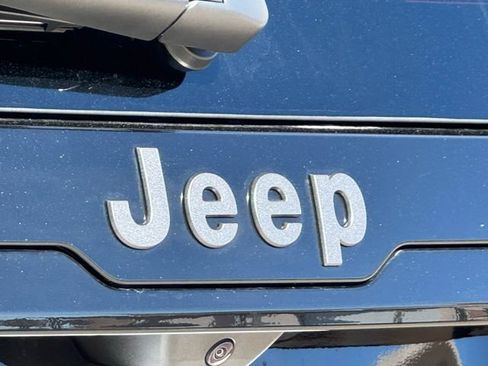 New 2026 Jeep Cherokee Laredo image 12