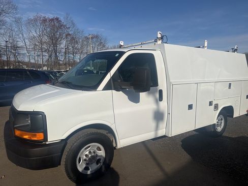 Used 2014 Chevrolet Express 3500 image 17