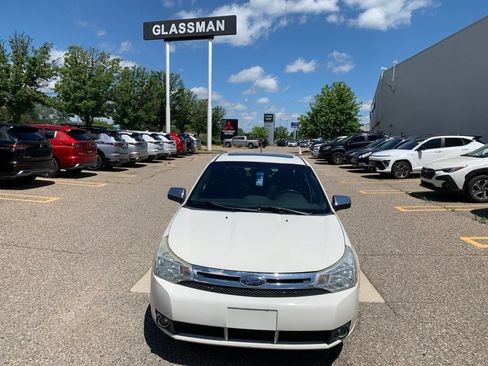 Used 2010 Ford Focus SEL FWD image 2