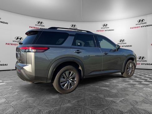 Used 2025 Nissan Pathfinder SV AWD/4WD image 5