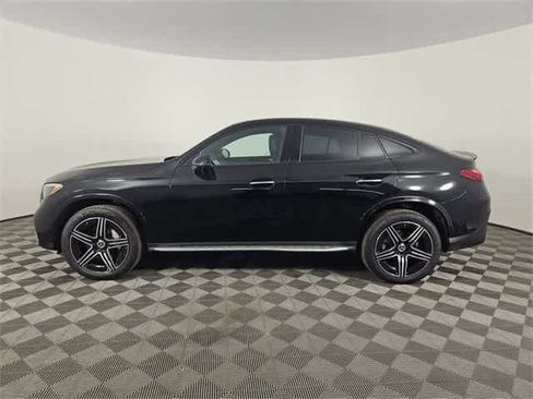 Used 2025 Mercedes-Benz GLC 300 4MATIC image 2