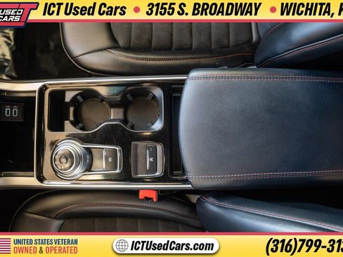 Used 2020 Ford Edge ST-Line w/ Cold Weather Package AWD/4WD image 23