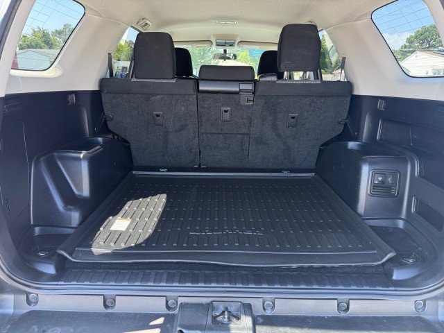 Used 2018 Toyota 4Runner SR5 AWD/4WD image 15