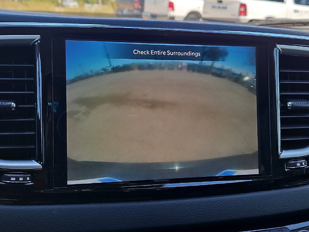 Used 2023 Chrysler Pacifica Touring-L FWD image 28