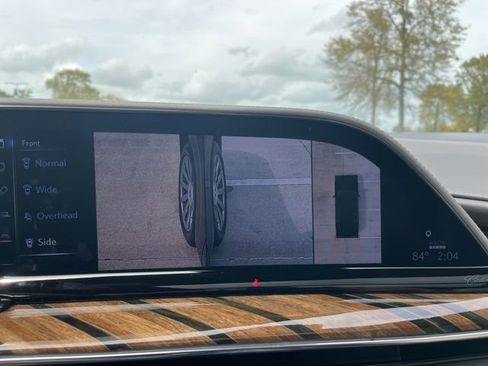 Used 2023 Cadillac Escalade ESV Premium Luxury Platinum image 32