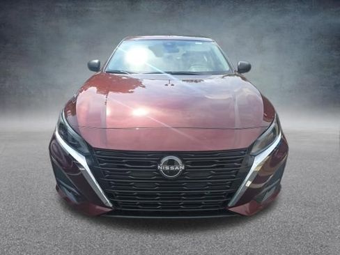 Used 2025 Nissan Altima 2.5 SV FWD image 3