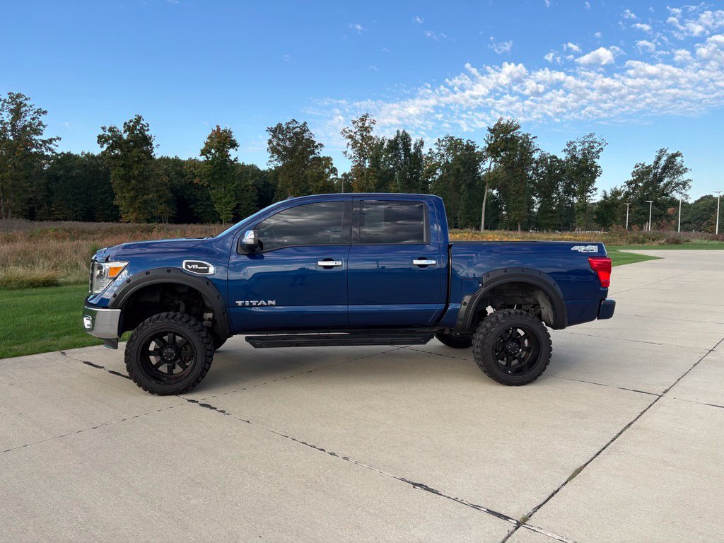 Used 2017 Nissan Titan SL AWD/4WD image 3