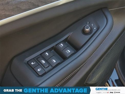 Certified 2024 Jeep Grand Cherokee L Limited image 13