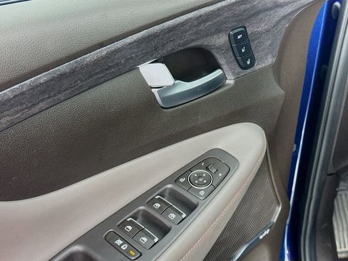 Used 2020 Hyundai Santa Fe Limited image 18